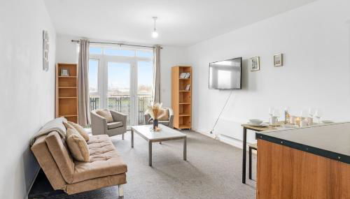 City Center Base Spacious Apartment with Secure Parking - Foto 1