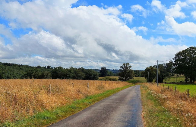 Holiday Home in Haute-vienne Near Nature Park - Foto 13