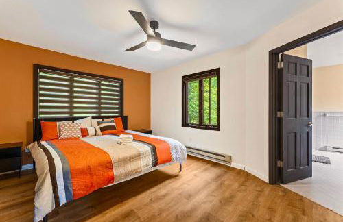 Spacious Waterfront Mansion wHot tubPoolTable - Foto 19