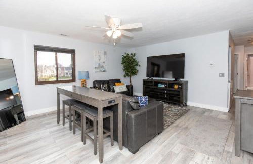 Modern Condo Central Huron Boat Basin Area - Foto 26