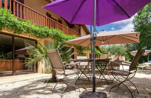 Spacious Farmhouse With Private Heated Pool in a Rustic Garden - Foto 54