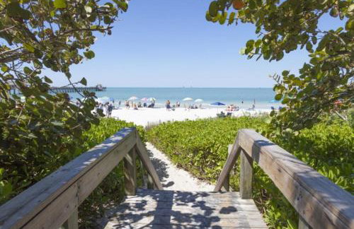 Piccadilly Beach House - Beautiful Updated Home, Private Pool, Minutes from Downtown 5th Ave & Beaches!!! - Foto 56