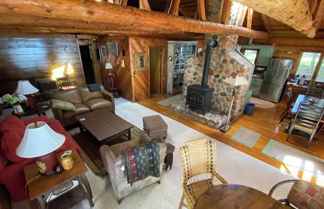 Two Bear Lodge on Lost Land Lake - Photo 7