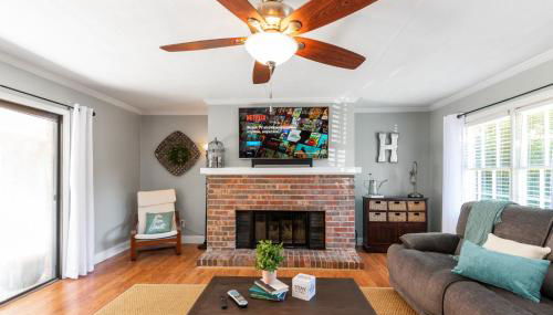 Fully Fenced Rustic Home Minutes From Truist Park - Foto 1