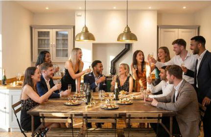 Stag & Hen Retreat - Walk to Nightlife - Sleeps 16 - Foto 1