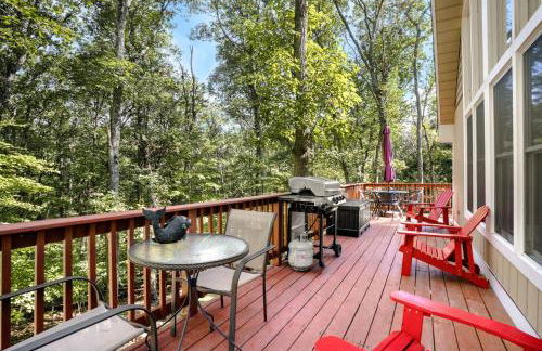 Modern Cabin w Hot Tub & Indoor Pool Gym Access! - Foto 2