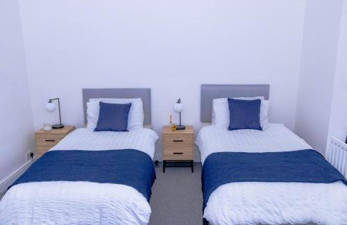 Templar House - Sleeps 6, Special Weekly Monthly Stay Rates, Central Location with FREE Parking, FREE WiFi, Perfect for ALTON TOWERS & M6 - Foto 21