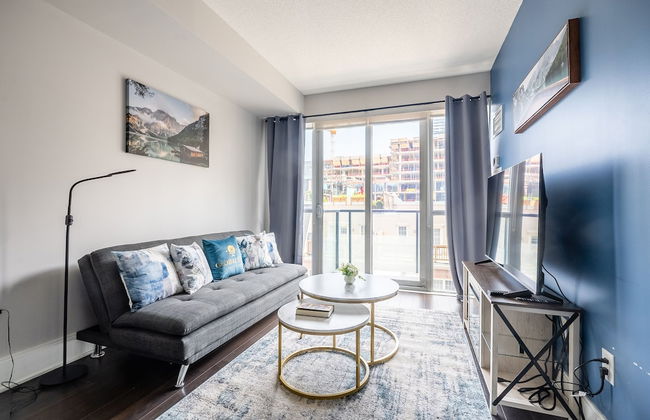 Beautiful Condos In the Heart of Downtown - Foto 16