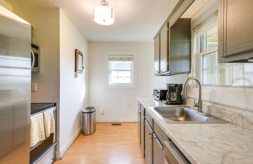 Relax Fireside! Home Less Than 1 Mi to Tryon International - Foto 8