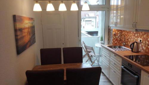 Sailing City Oak Line - Photo 3