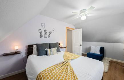 Sweet Pine Deck + Hot Tub, Cozy Modern Interior Close to Ski Resort! - Foto 65