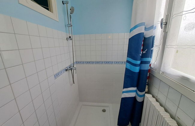 House in Treompan Near Sandy Beach - Photo 13