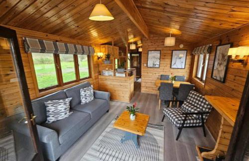 Bure River Lodge Houseboat - Photo 12