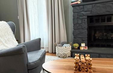 Pocono Chalet,Hot Tub,Arcade,Fireplace, Lake,Pool, Pet friendly, near Jim Thorpe No extra fees to use amenities - Foto 54