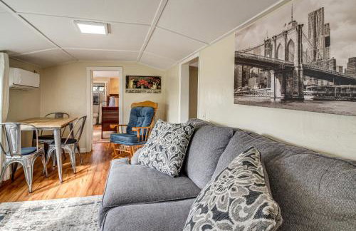 Walk to Mingus Park Quaint Escape with Private Yard - Foto 5