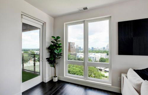 Upscale Midtown Retreat , Free Parking & Close to Mercedes-Benz - Foto 16