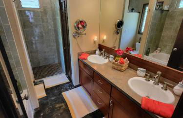 Unique Lava House by steaming crater - Photo 9