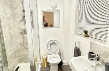 Folkestone Accommodation Large Home in Sandgate - Foto 8