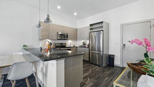 Modern 1BR near TPC Golf Free Parking and Wifi - Foto 1, stove, dishwasher