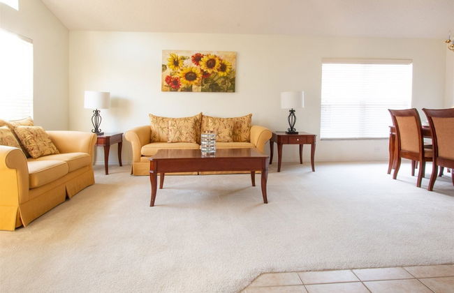 4 Bed and 3 Bath in Perfect Location With Pool by Florida Dream Home - Foto 12