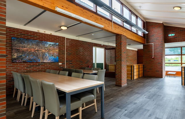 Well Furnished Home for Groups with Fireplace near Water - Foto 14