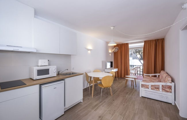 Aparthotel Sol Parc - Photo 8