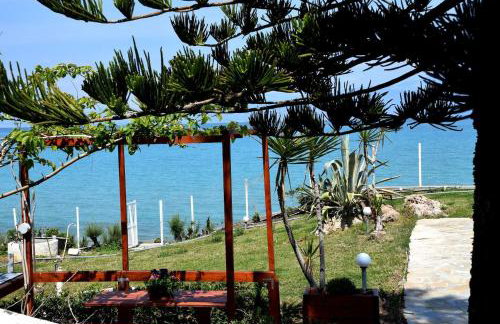 Antorina Beachfront Villas with Private Pools - Foto 13