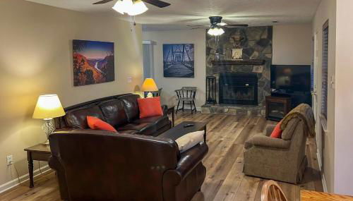 Creekfront Cabin Near Chattanooga with Hot Tub! - Foto 3