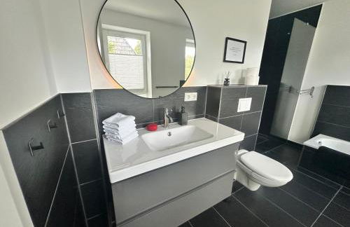 Wohnträume Große DHH aus 2024 - 160 m2- bis 7 Personen - 2 Bäder - sehr ruhig - nahe Zentrum - Foto 8