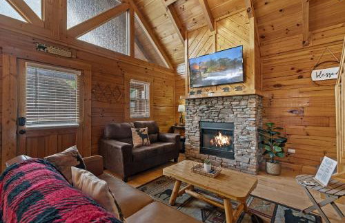Escape to the Smokies- Pool, hot tub, cozy cabin, Pigeon Forge - Foto 6
