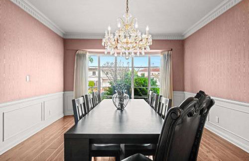 Spacious 5BR LA Villa with Pool Spa & Game Room - Foto 13