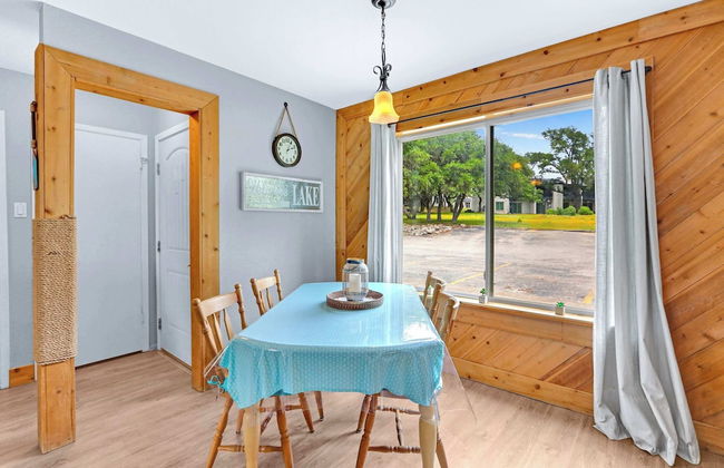 Charming Lakeside Condo - Moments to Lake Fun - Foto 20