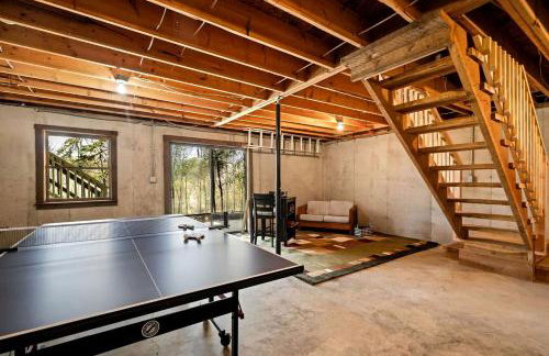 Vibrant Woodland Cabin Sanctuary near Great Cacapon River in West Virginia - Foto 8