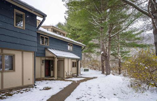 Updated 3BR Townhome Across From Holiday Valley - Foto 32