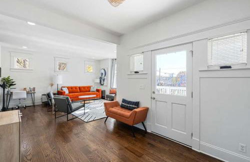 Tranquil East Nashville Zen Retreat with 2 Patios, Garage Parking, Yoga Mats Included, Covered Patio and Deck, Walk to Five Points Dining & Bars, Board Games, 10 Min to Broadway, 24 Hr Hospitality - Foto 22