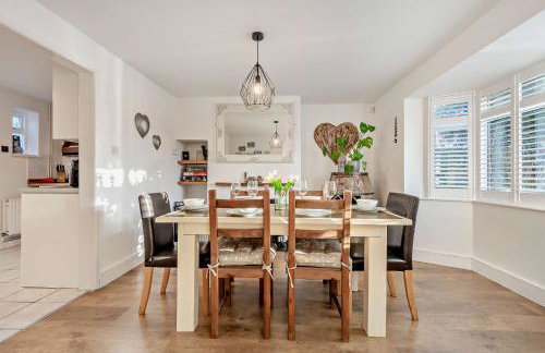 Rockford Cottage 3 Bed Modern New Forest House with Garden - Foto 12