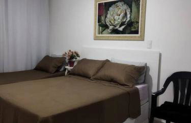 APT Completo - Suíte - 2 Ar-condicionados, Wi-FI, Piscina, garagem, portaria - aconchegante - Foto 7