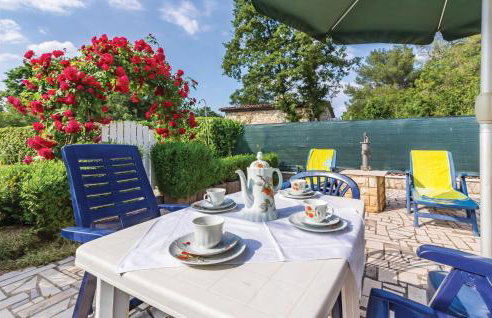 3 Bedroom Awesome Apartment In Pavicini - Photo 12