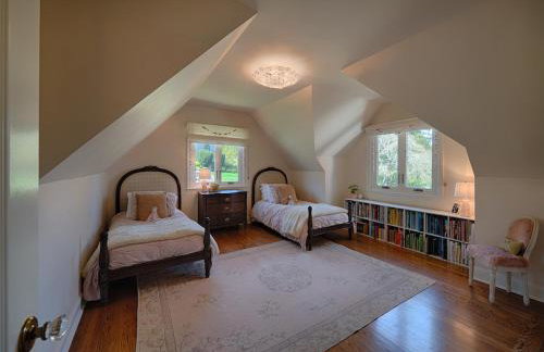 Timeless Elegance-5BR 1930s Home - Photo 13