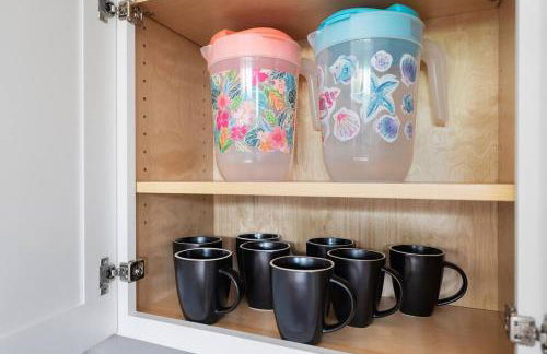 Black House - Downtown Elegance with HotTub and King Beds - Foto 56