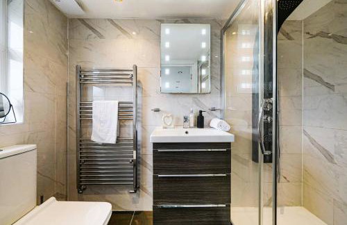 4BR 6Beds 3 Bath Private Parking Garden Kings Cross 25 min & Harry Potter - Foto 4