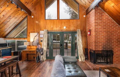 Bass Lake Chalet- A frame with hot tub/firepit - Foto 6