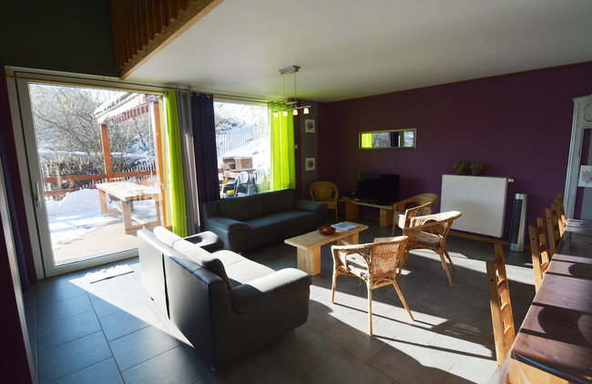 Lovely Modern Cottage With Sauna, Bubble Baths and Even a Beach on the River - Foto 12