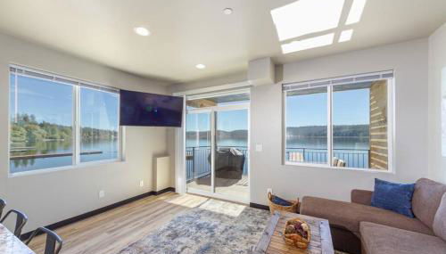 Beautiful Triplex Unit With Spectacular Lake View! - Foto 2
