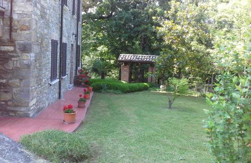 A fine 2 bedroom stone house in Emila - Photo 52