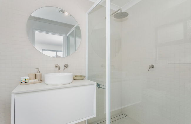 Coastal Cottage by the BnB Collection - Photo 14