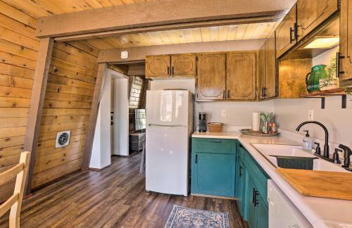 Pet-Friendly Cottage, Walk From Big Bear Village! - Foto 8