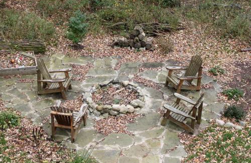 Log Cabin with a Hot Tub in Ellicottville, For Magical Glamping Escapes in New York - Foto 30