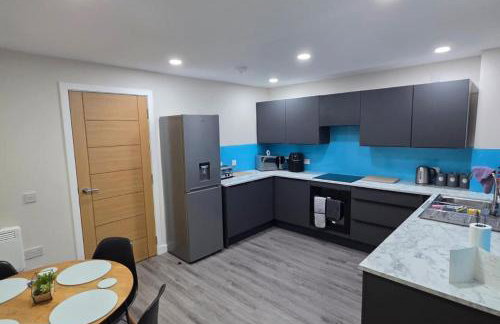 2 Bed House Sleeps 5 -Private Garden -Dogs Allowed - Foto 1