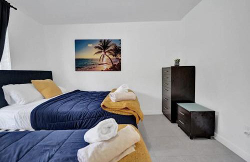 Central Stunning Villa with Heated Pool Cabana - Foto 33